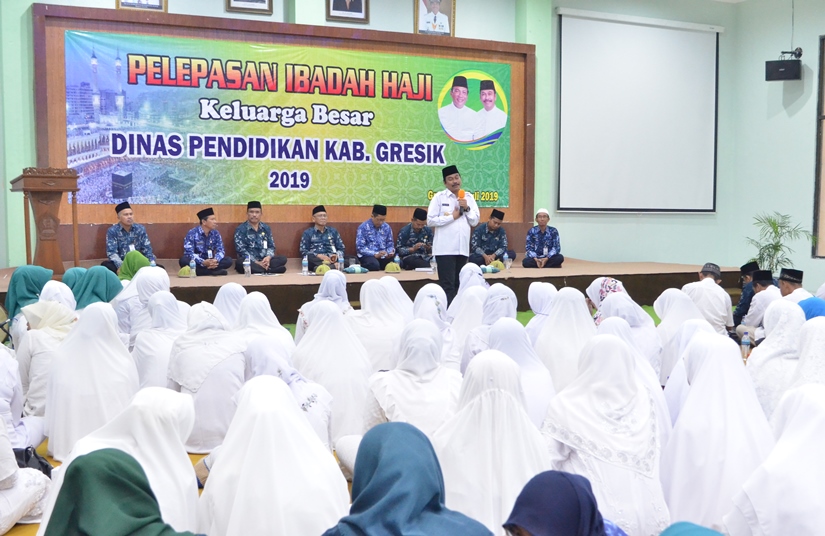Pelepasan Ibadah Haji Keluarga Besar Dispendik Gresik