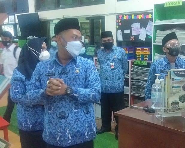 Bupati dan Wakil Bupati Gresik Langsung Pantau Pelaksanaan PTM Gresik