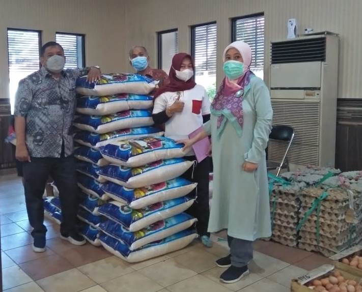 Dispendik Kirim 6 Ton Beras untuk Dapur Umum Covid 19 