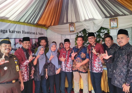 Dispendik Gresik Ikut Ramaikan Hari Aksara Internasional di Ngawi
