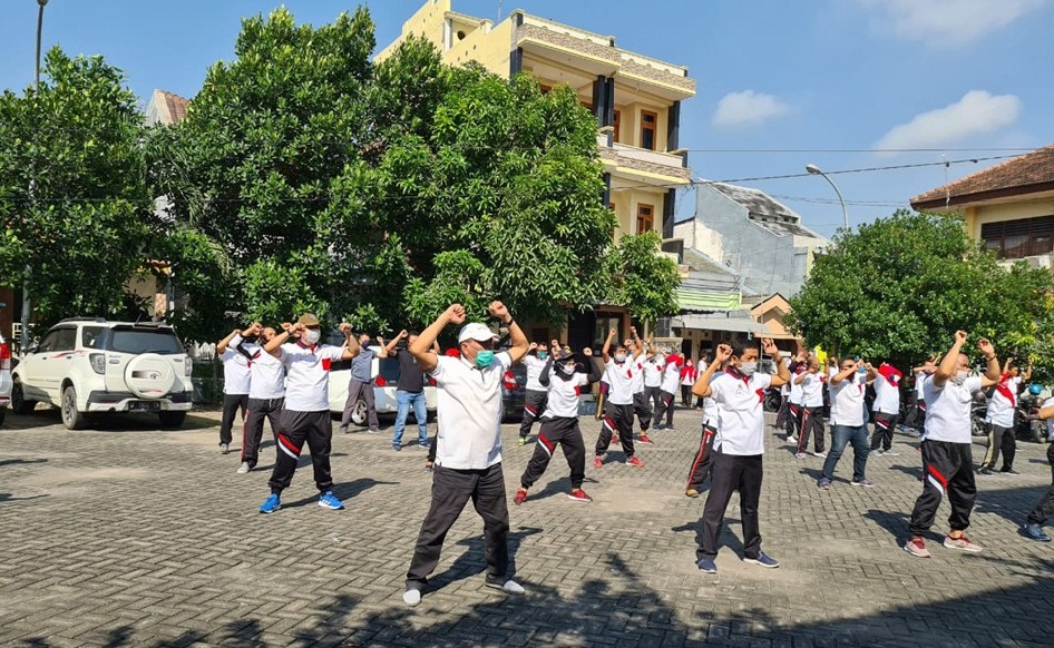 DISPENDIK memulai “New Normal” dengan senam pagi bersama